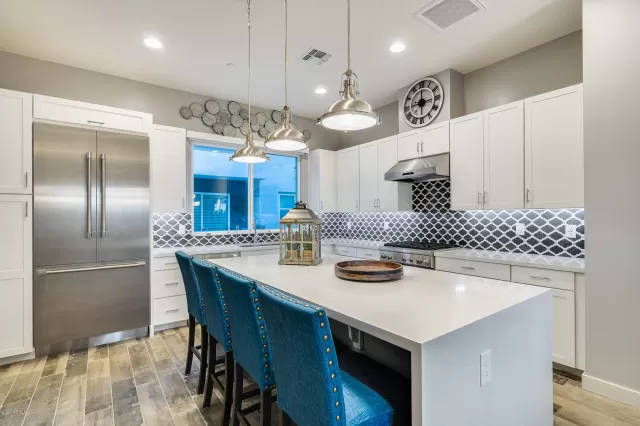 MLS: 6094703 Condo For Sale