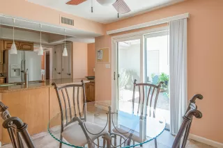 Photo #5: 6095093 Listing