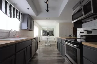 Photo #2: 6095105 Listing