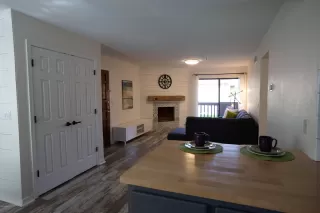 Photo #5: 6095105 Listing
