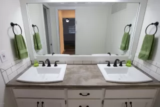 Photo #6: 6095105 Listing