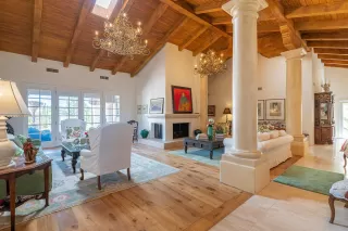 Photo #1: 6095163 Listing