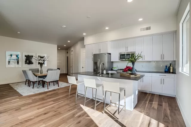 MLS: 6095365 Condo For Sale