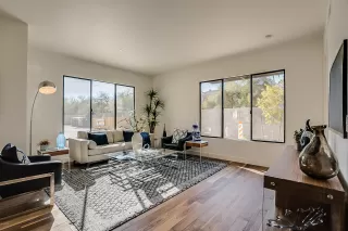 Photo #2: 6095365 Listing 