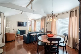 Photo #4: 6095431 Listing