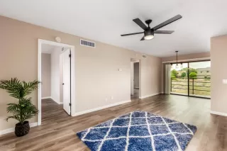 Photo #2: 6095662 Listing