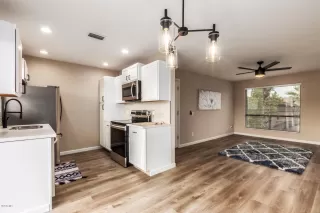 Photo #6: 6095662 Listing