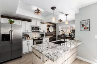 Photo #4: 6095734 Listing