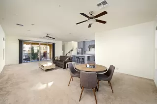 Photo #4: 6095920 Listing