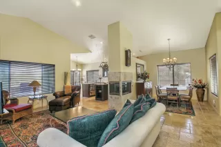 Photo #4: 6096129 Listing