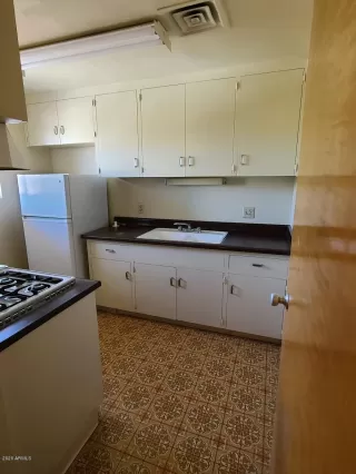 Photo #6: 6096137 Listing
