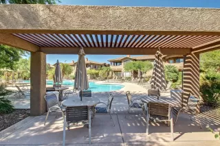 Photo #2: 6096935 Listing 