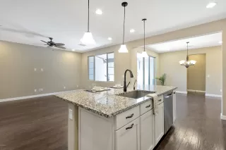 Photo #6: 6097033 Listing