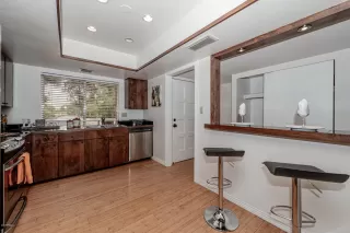 Photo #5: 6097167 Listing