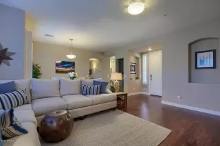 Photo #5: 6097233 Listing