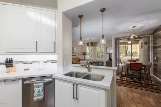 Photo #5: 6097299 Listing