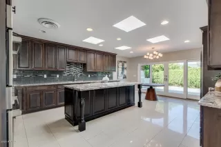 Photo #5: 6097702 Listing