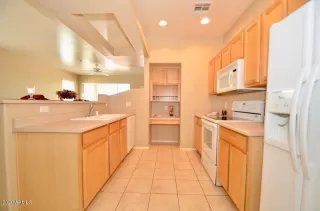 Photo #5: 6097950 Listing 