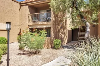 Photo #1: 6098000 Listing 