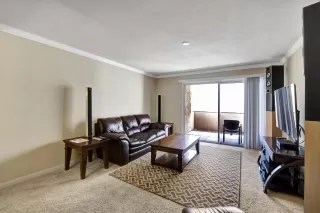 Photo #3: 6098000 Listing 