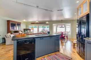 Photo #5: 6098130 Listing 