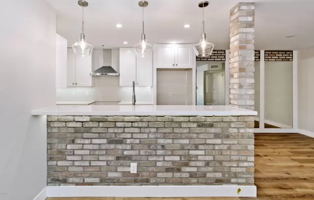 MLS: 6098734 Condo For Sale