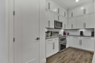 Photo #4: 6098956 Listing