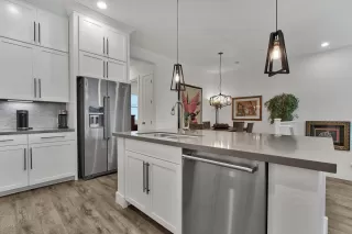 Photo #6: 6098956 Listing