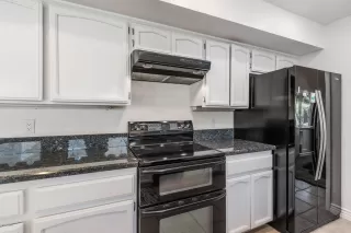 Photo #2: 6099013 Listing