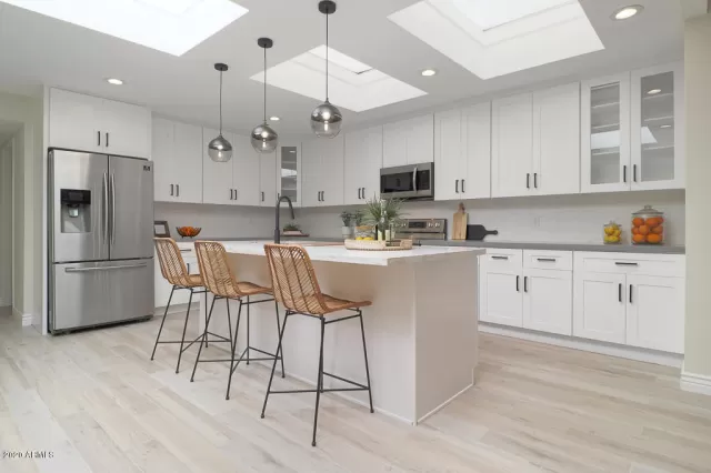 MLS: 6099166 Condo For Sale