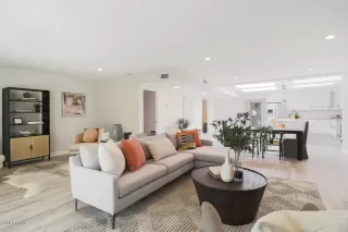 Photo #4: 6099166 Listing