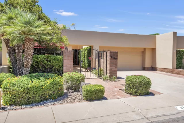 MLS: 6099255 Condo For Sale