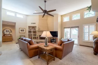 Photo #5: 6099330 Listing