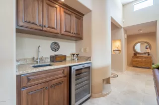 Photo #6: 6099330 Listing