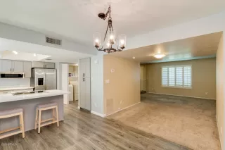 Photo #4: 6099510 Listing