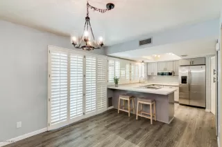 Photo #5: 6099510 Listing