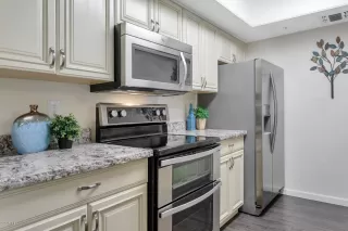 Photo #5: 6099516 Listing 