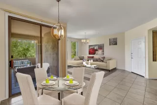 Photo #5: 6099600 Listing 