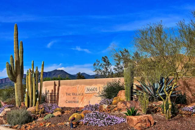 MLS: 6100327 Condo For Sale