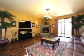 Photo #4: 6100327 Listing 