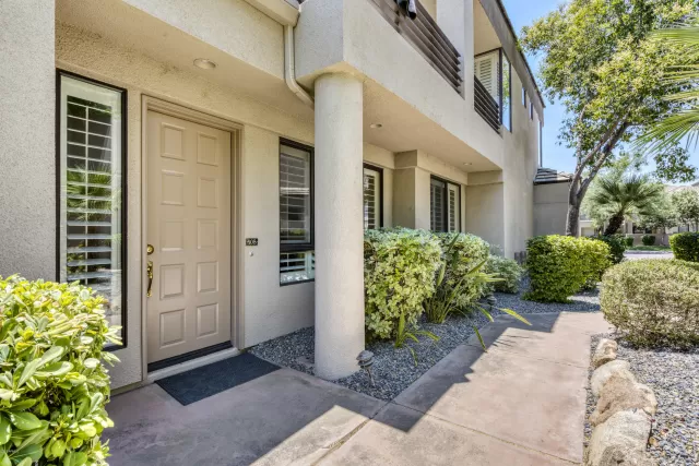 MLS: 6100405 Condo For Sale