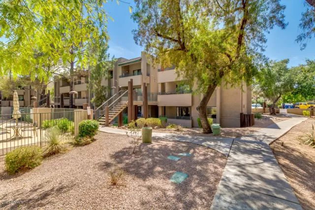 MLS: 6100556 Condo For Sale