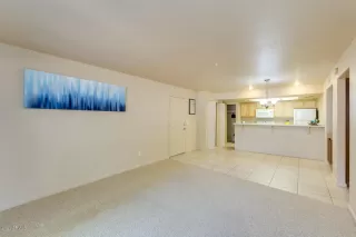 Photo #5: 6100556 Listing 