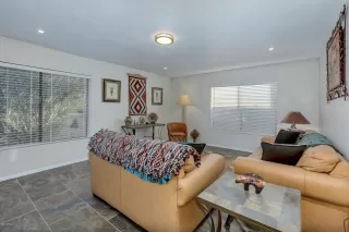 Photo #2: 6100684 Listing