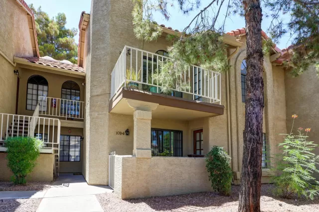 MLS: 6100777 Condo For Sale