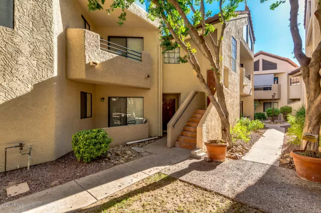 MLS: 6100880 Condo For Sale