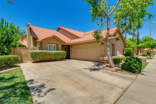 MLS: 6100895 Condo For Sale