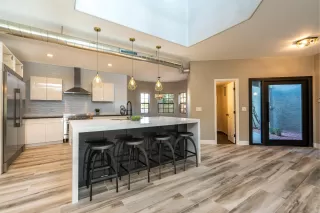 Photo #4: 6100901 Listing
