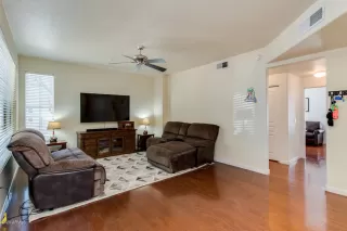 Photo #3: 6100931 Listing