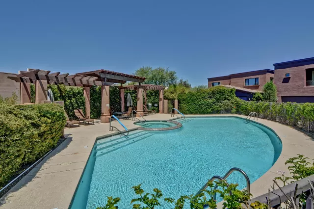 MLS: 6101458 Condo For Sale